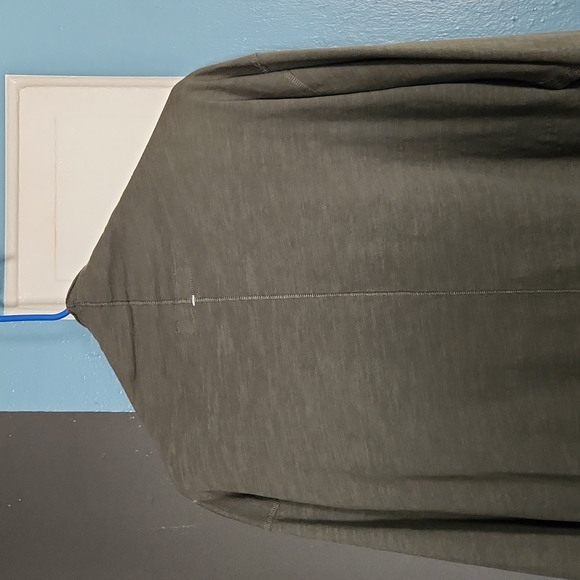 Rag and Bone small sweater fits like a med to large - Picture 4 of 7